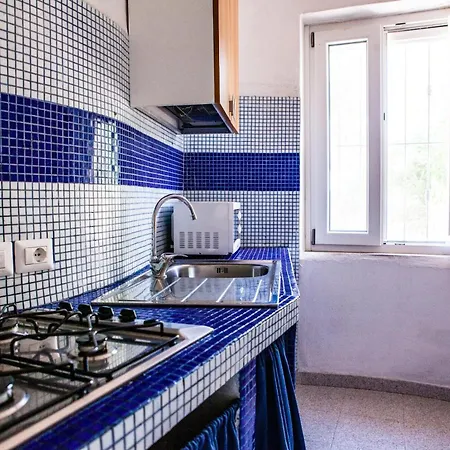 A 200 Mt Con 5 2 Bagni E 10 Posti Letto 아파트