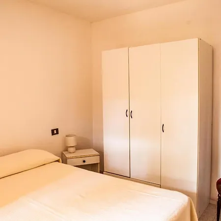아파트 A 200 Mt Con 5 2 Bagni E 10 Posti Letto
