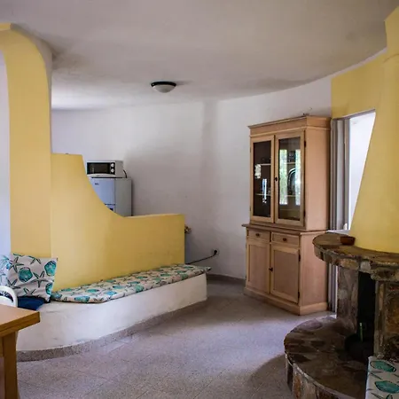 A 200 Mt Con 5 2 Bagni E 10 Posti Letto