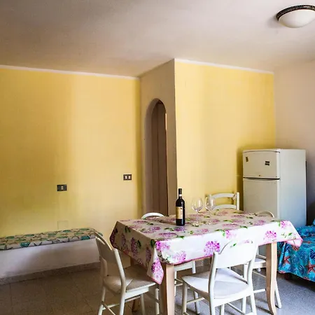 A 200 Mt Con 5 2 Bagni E 10 Posti Letto Apartament Porto Ottiolu