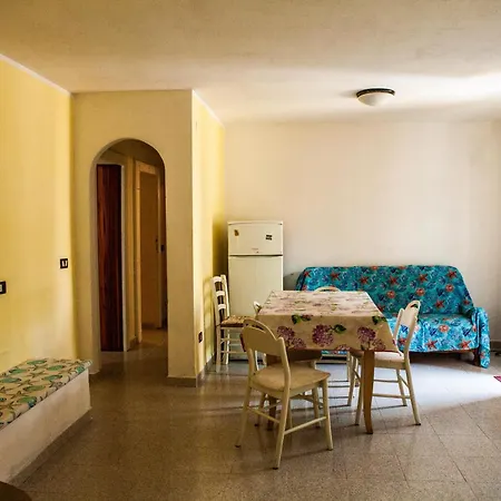 A 200 Mt Con 5 2 Bagni E 10 Posti Letto Apartment *
