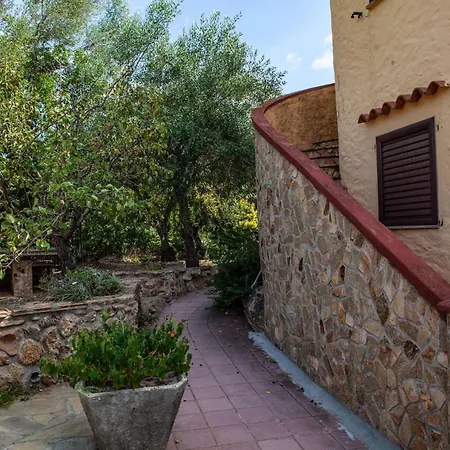 A 200 Mt Con 5 2 Bagni E 10 Posti Letto Apartment Porto Ottiolu
