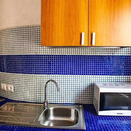 A 200 Mt Con 5 2 Bagni E 10 Posti Letto Porto Ottiolu