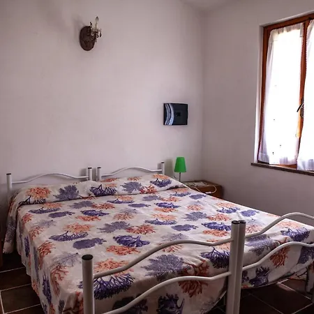 A 200 Mt Con 5 2 Bagni E 10 Posti Letto Apartment Porto Ottiolu