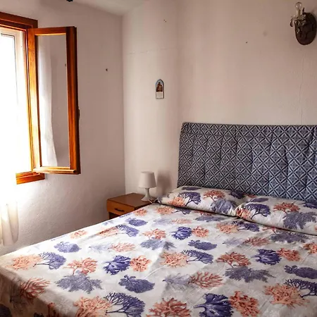A 200 Mt Con 5 2 Bagni E 10 Posti Letto ポルト・オッティオル