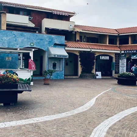 A 200 Mt Con 5 2 Bagni E 10 Posti Letto Porto Ottiolu