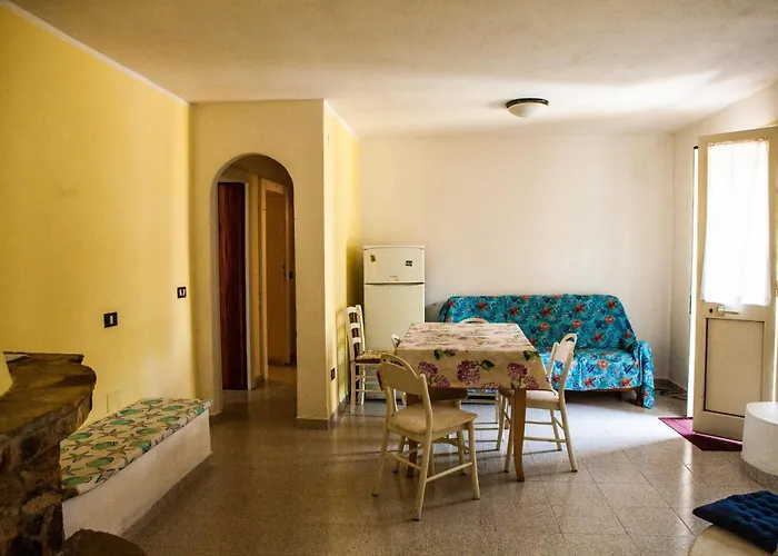 A 200 Mt Con 5 2 Bagni E 10 Posti Letto Appartamento *