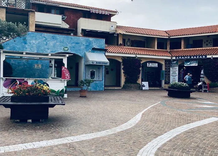 A 200 Mt Con 5 2 Bagni E 10 Posti Letto Porto Ottiolu